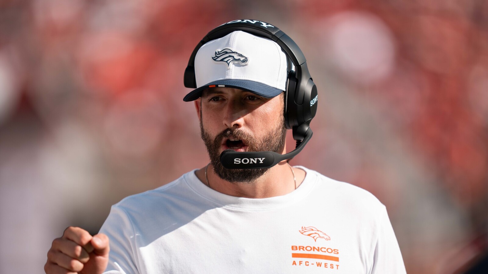 https://www.yardbarker.com/media/4/9/49b58965e7f1d8715e6ea9a94df499f7b557a171/thumb_16x9/10-first-year-nfl-coordinators-under-pressure-2026.jpg?v=1