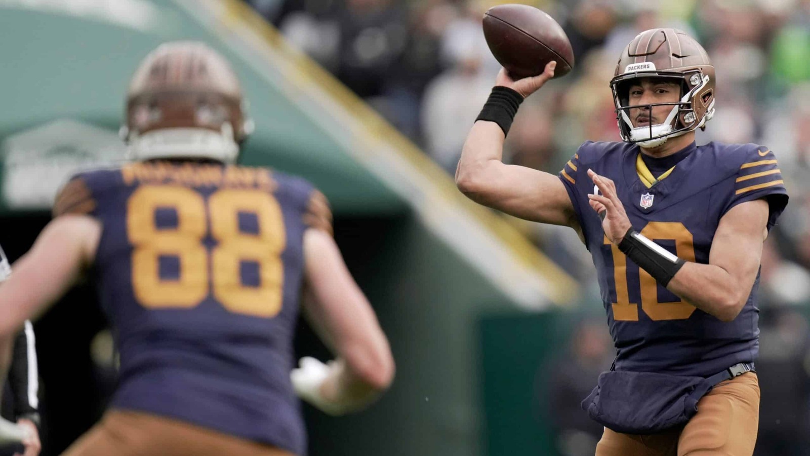 Packers QB Jordan Love’s on-field moment with Luke Musgrave on Thursday triggers negative reactions