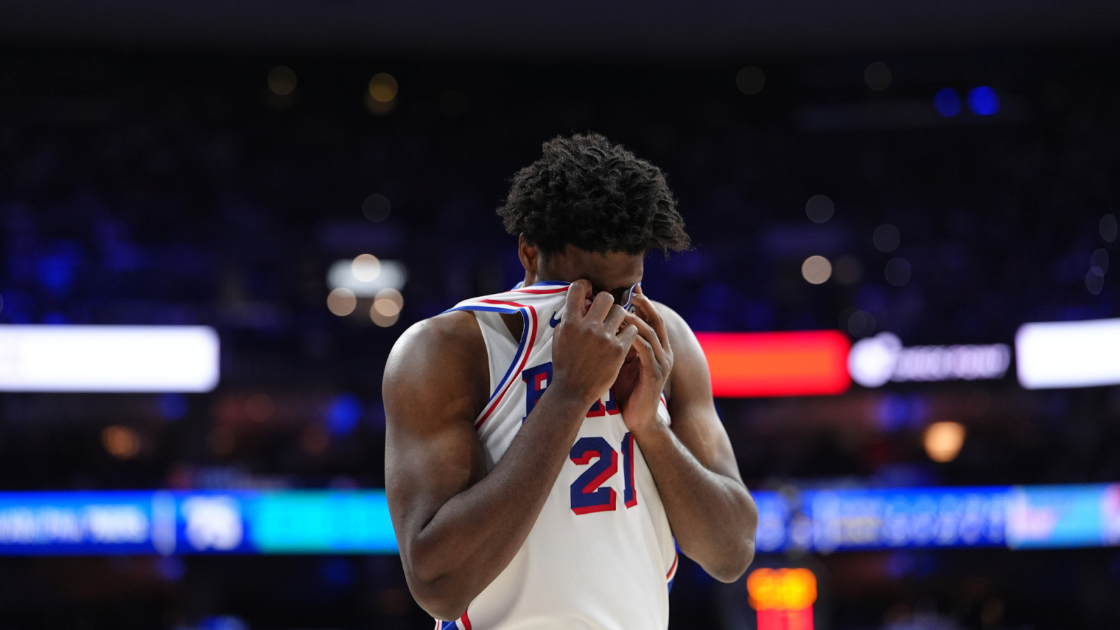https://www.yardbarker.com/media/4/a/4a26e10fcaf142d1c9883862deea18412eb9822b/thumb_16x9/joel-embiid-sounded-broken-man-76ers-were-swept.jpg?v=1