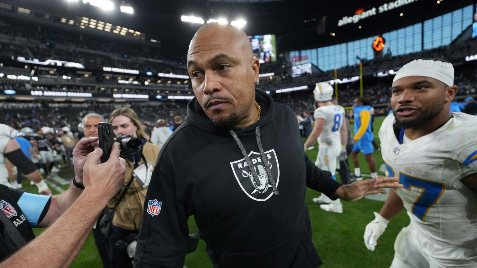 Las Vegas Raiders Offensive Line Competition Heats Up