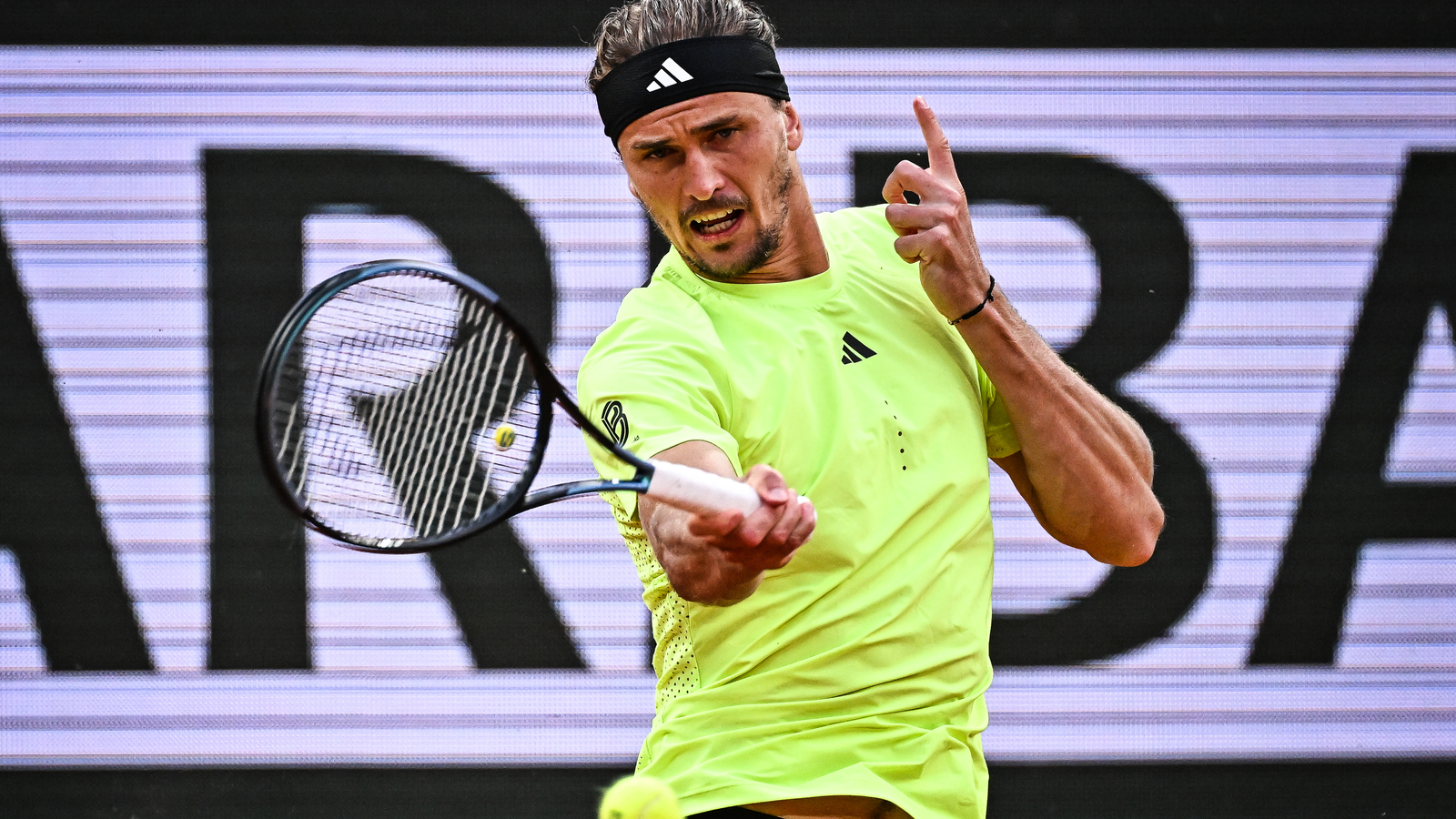 https://www.yardbarker.com/media/4/a/4a788874e8ead612494371fb34832975604e41a6/thumb_16x9/alexander-zverev-germany-during-eleventh-day.jpg
