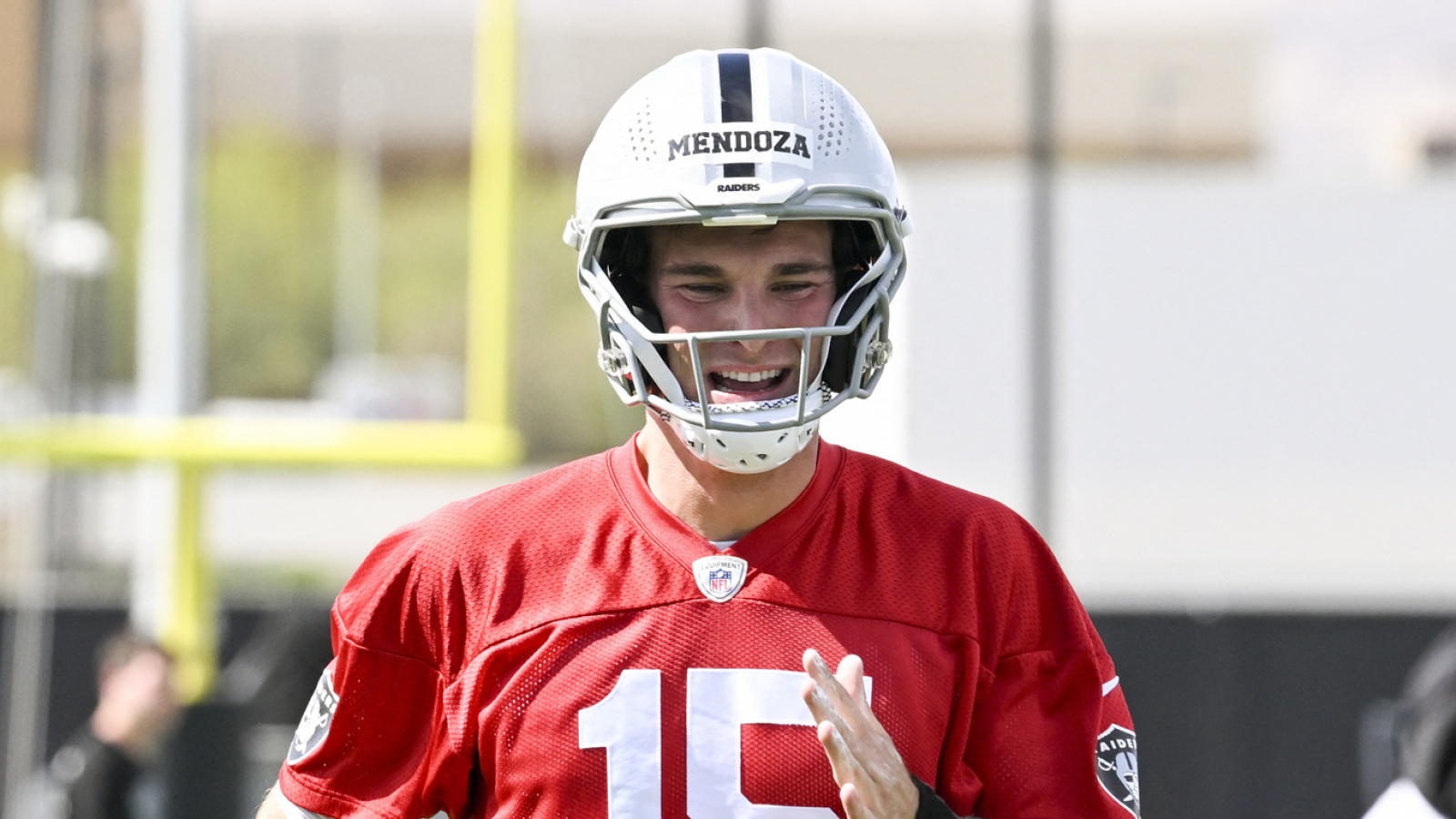 https://www.yardbarker.com/media/4/a/4abfcc4438e81cd60ae48dd4668a6be6e1e9fa6a/thumb_16x9/dan-orlovsky-shares-strong-reaction-raiders-qb.jpg?v=1