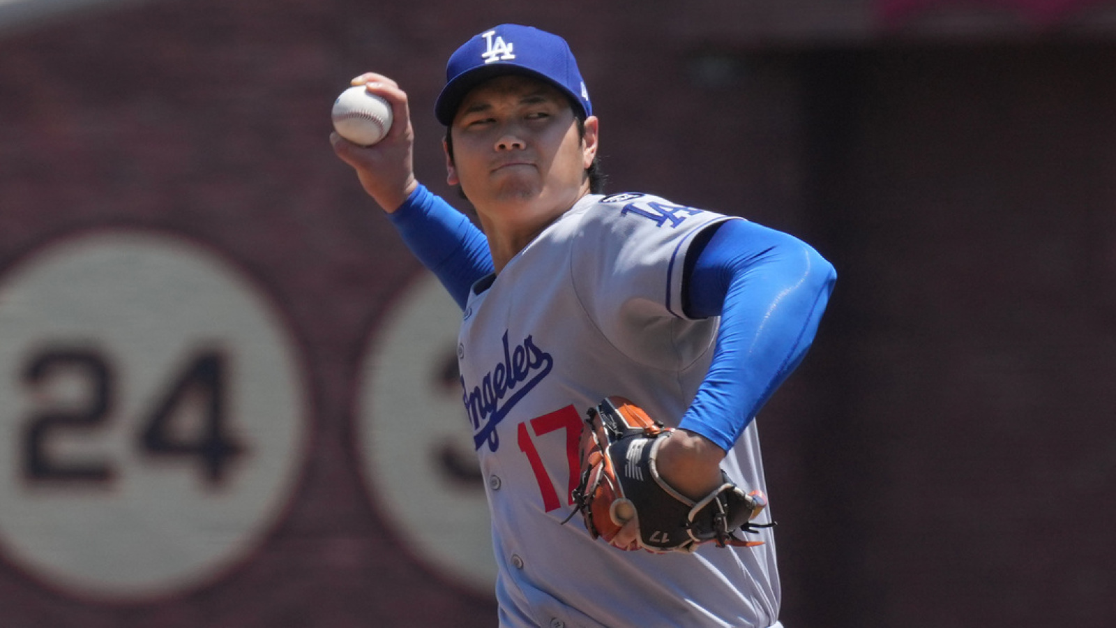 https://www.yardbarker.com/media/4/a/4ac2577a72a03fec6773425a5c3fac88acfce31e/thumb_16x9/dodgers-shohei-ohtani-hits-new-benchmark-pitching.jpg?v=1