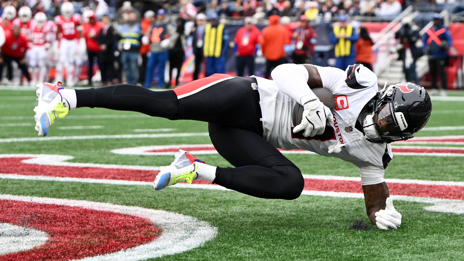 New Patriots wide receiver Stefon Diggs gives important update on injury timeline Yardbarker