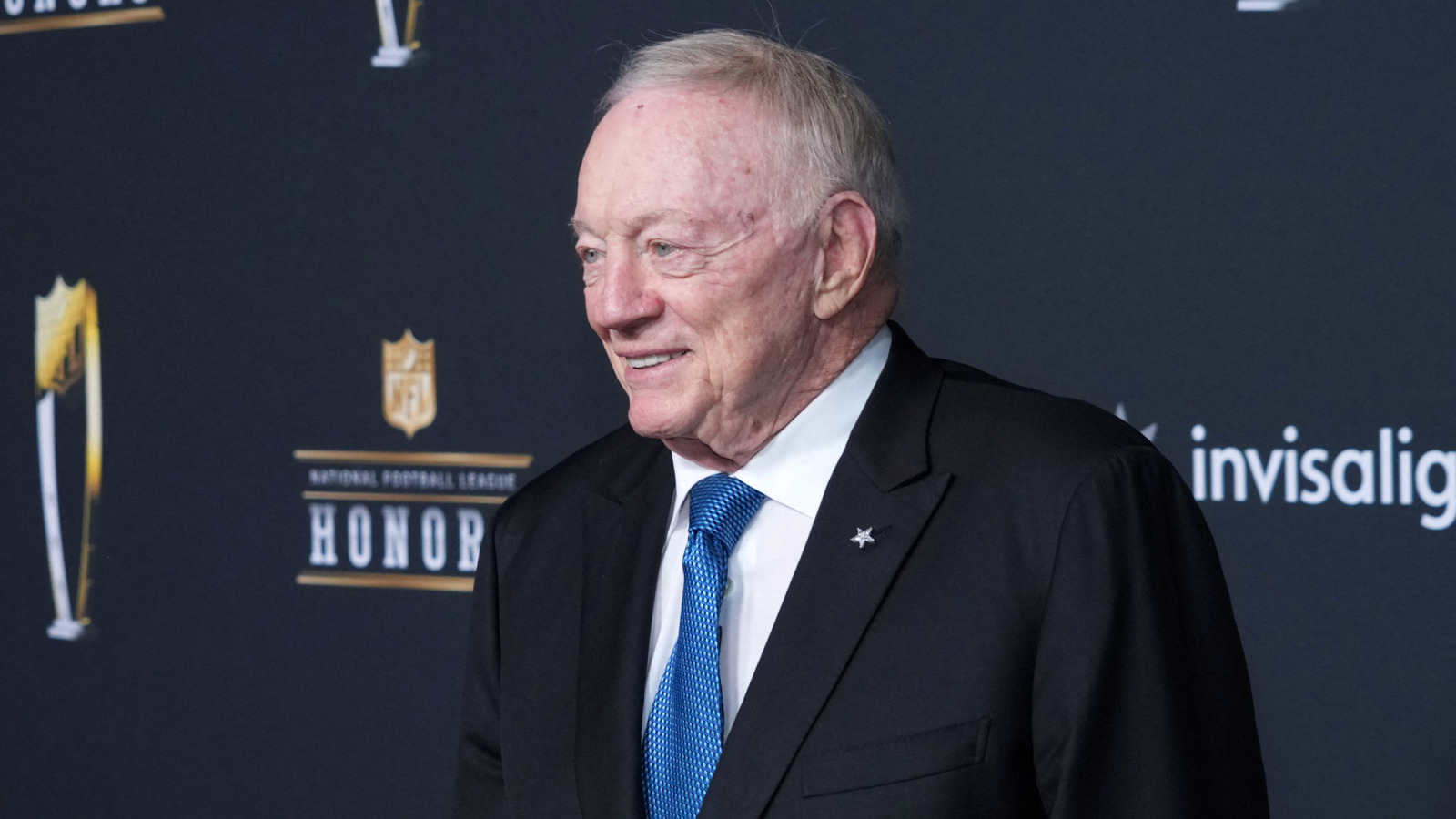https://www.yardbarker.com/media/4/b/4b362babf7310b985594bbf835df453ddac645c6/thumb_16x9/cowboys-arent-done-making-moves-bolster-defense.jpg?v=1