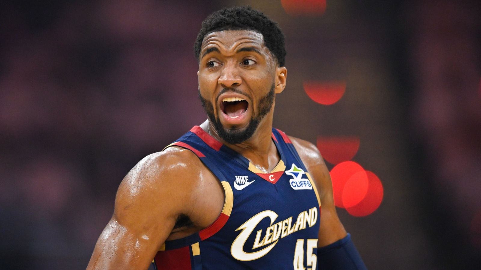 https://www.yardbarker.com/media/4/b/4b44a5ce9f79c59cf89e08e55e32ec7a24d5990a/thumb_16x9/mitchell-contract-decision-reportedly-impacts.jpg?v=1