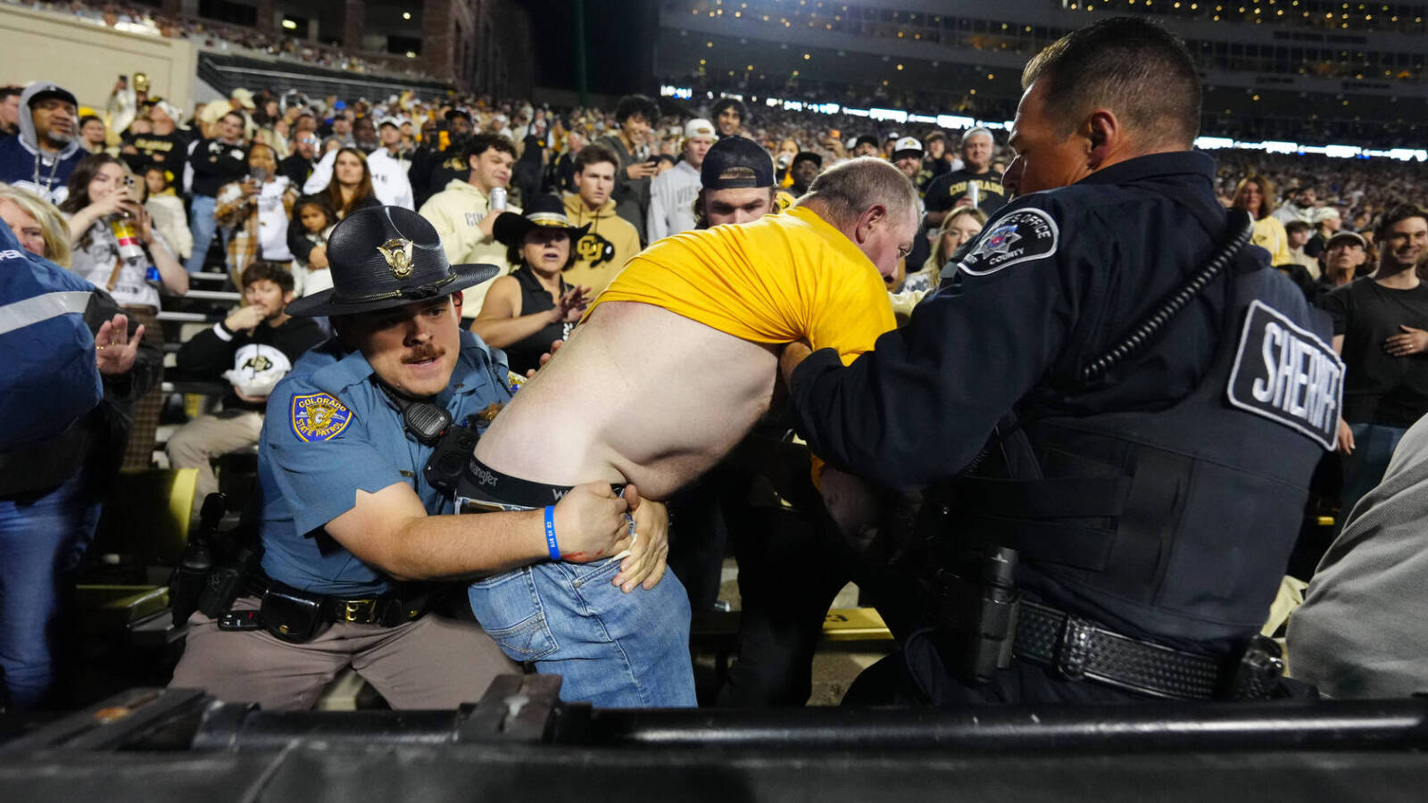https://www.yardbarker.com/media/4/b/4b83f6d58b9d5a1e0cf8634159b36a52b65f138d/thumb_16x9/colorado-receives-hefty-punishment-fan-behavior.jpg?v=1