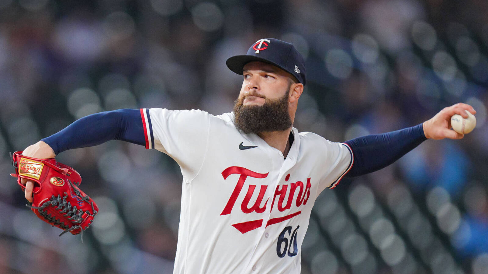 Mariners take flier on former Cy Young winner Yardbarker