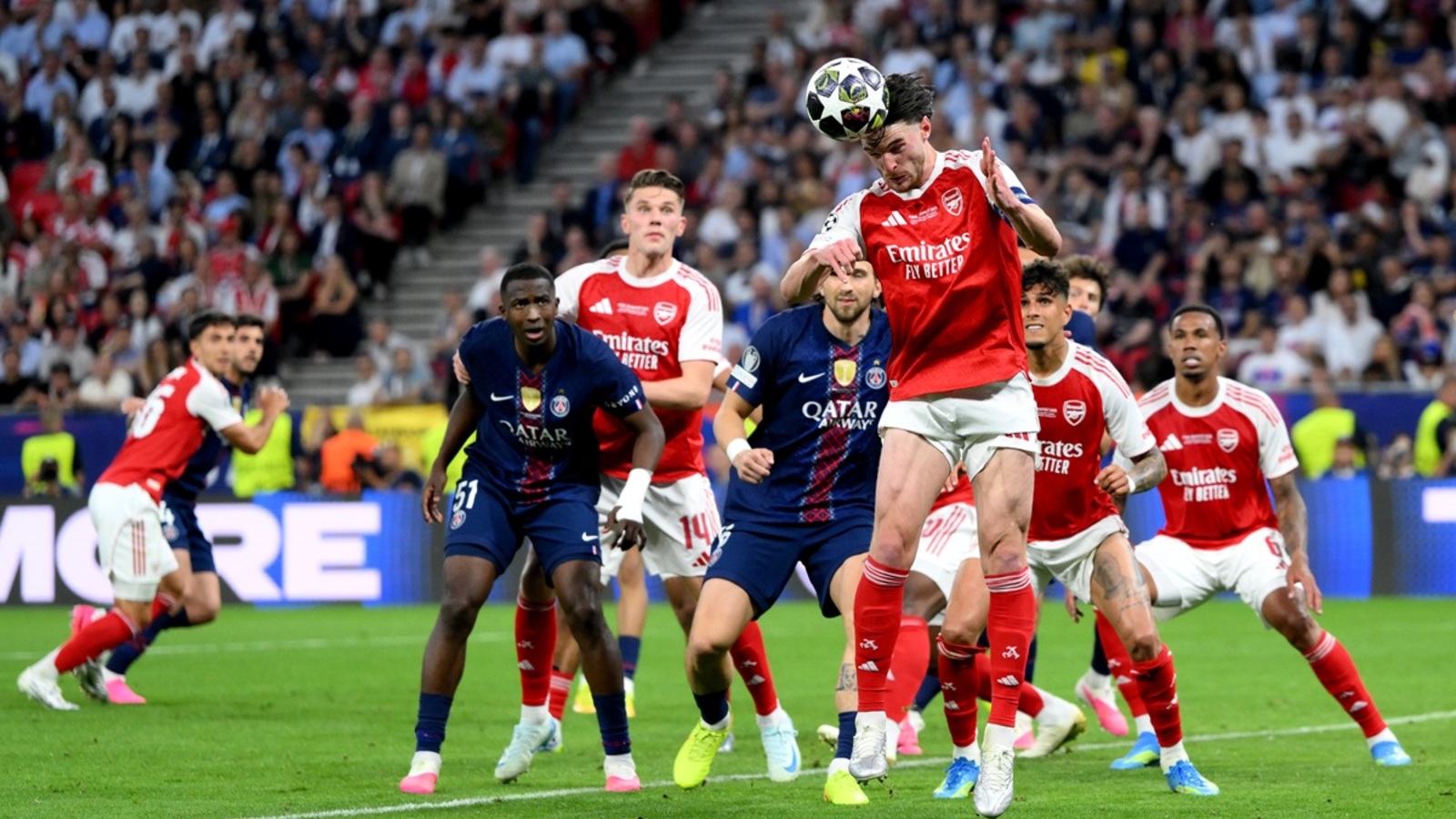 https://www.yardbarker.com/media/4/c/4c1501b0e25a068b03cf146bdbddc377bd6051c9/thumb_16x9/Declan-Rice-v-PSG.jpg