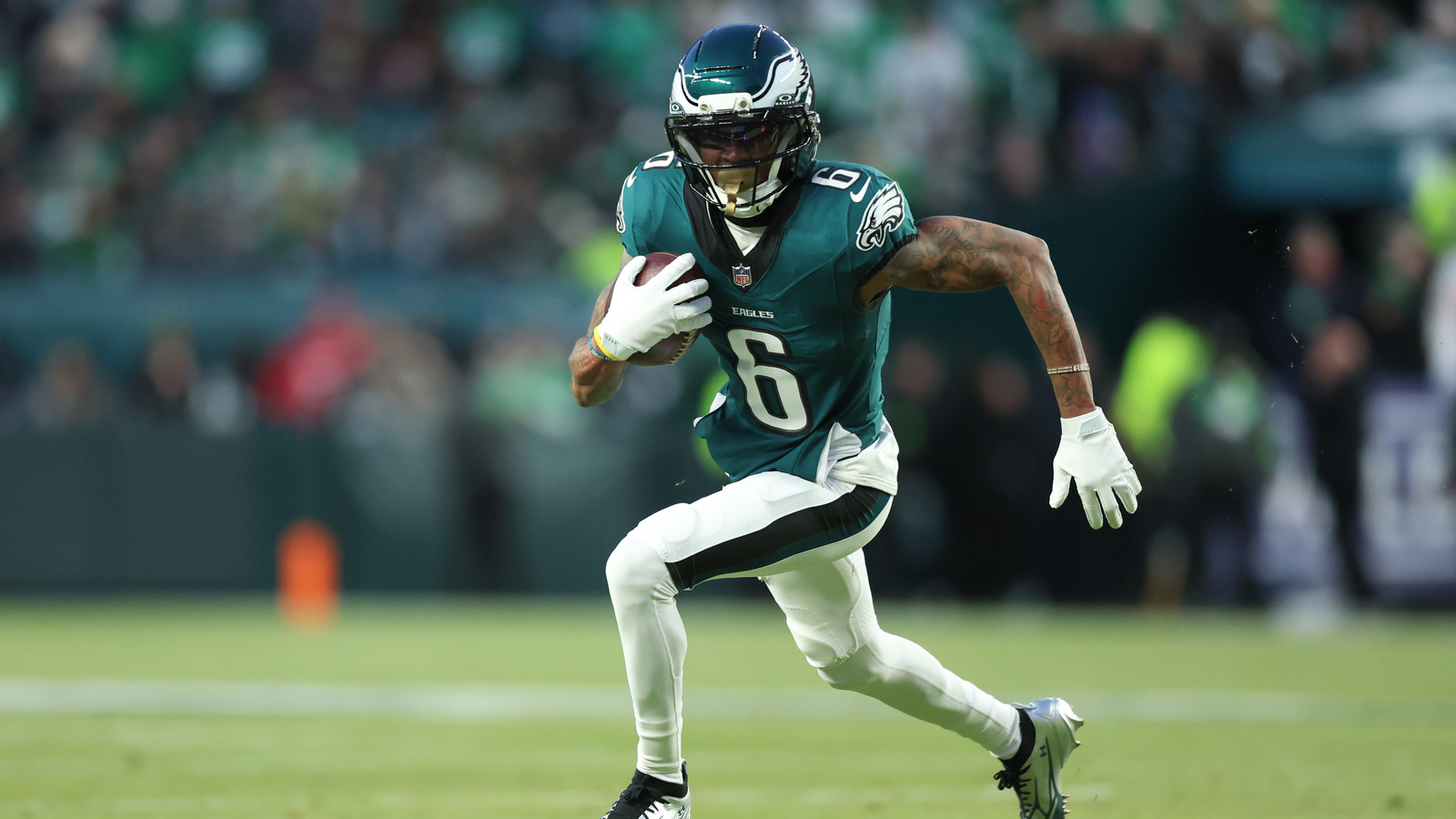 Eagles WR DeVonta Smith reacts to AJ Brown trade
