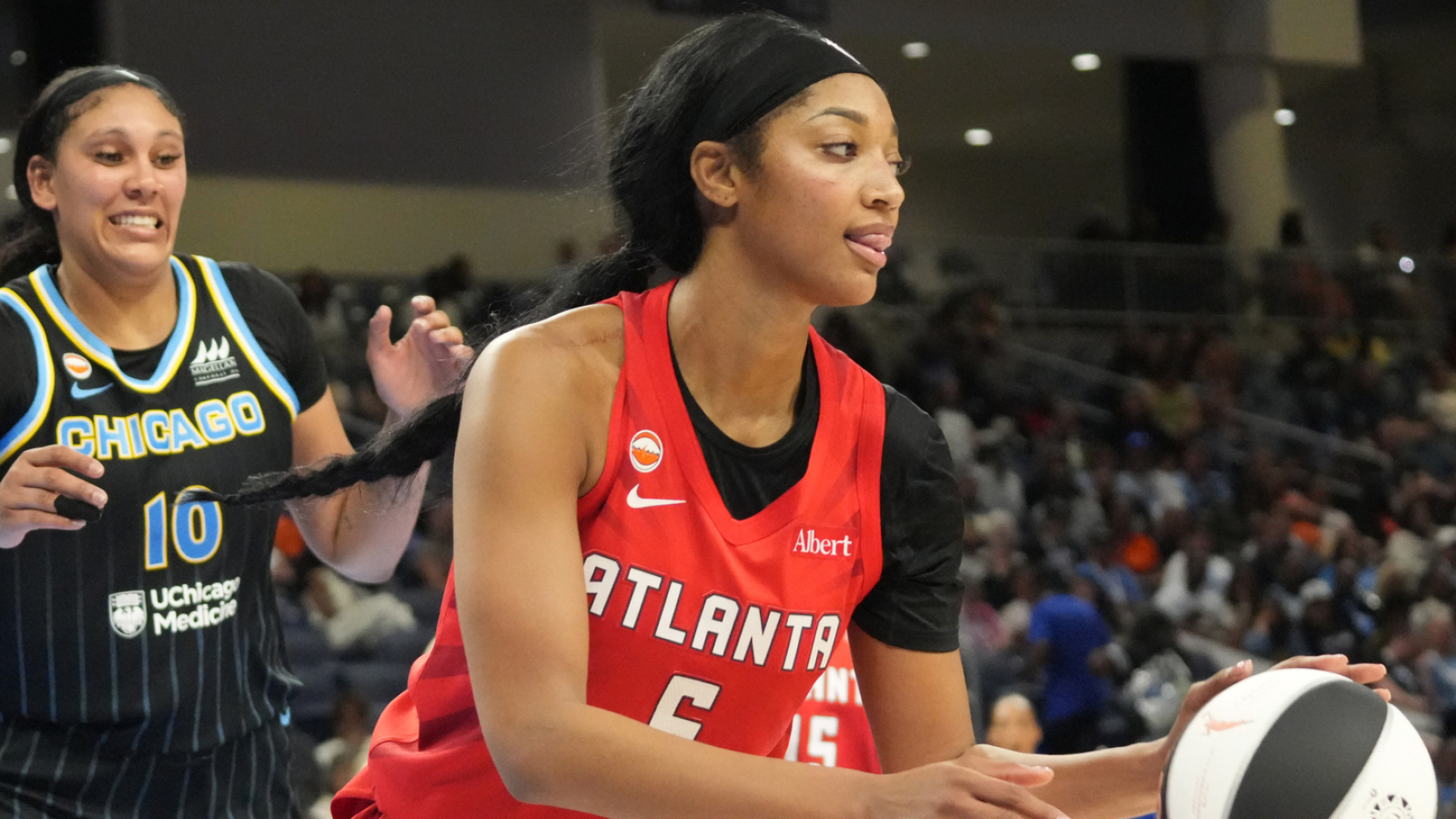 https://www.yardbarker.com/media/4/c/4c7dc32b5cdd6a1ddfdb977b97bad1d9a9d43333/thumb_16x9/jun-9-2026-chicago-illinois-usa-atlanta-dream.jpg?v=1