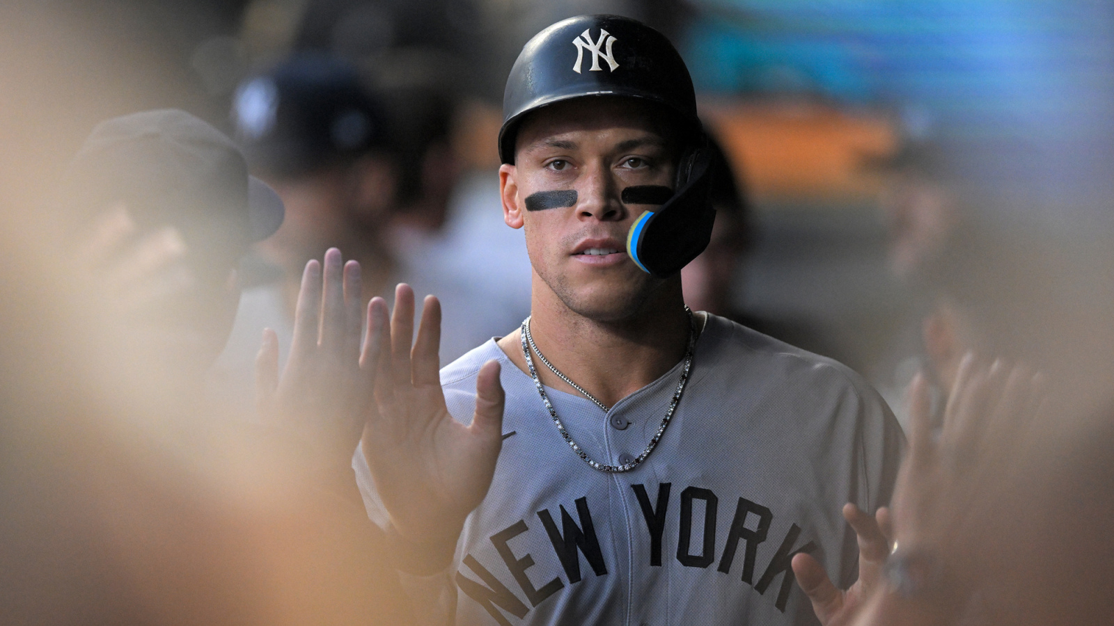 https://www.yardbarker.com/media/4/c/4cad5cd21138c2a9549c65ab7da86c8ccb033bad/thumb_16x9/ranking-pressure-on-mlb-superstars-postseason.jpg?v=1