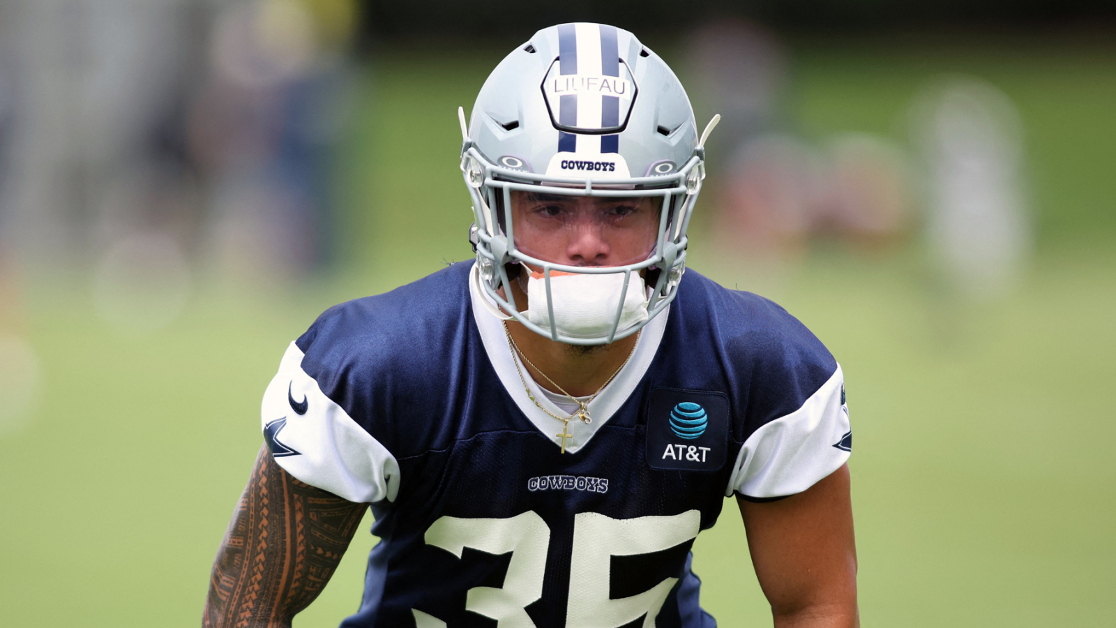 https://www.yardbarker.com/media/4/d/4d1b161ecb617663f366190699b31688016595db/thumb_16x9/analyst-makes-case-cowboys-trade-marist-liufau.jpg?v=1