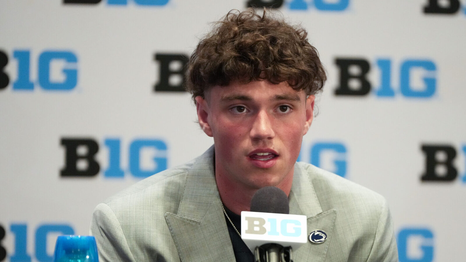 https://www.yardbarker.com/media/4/d/4d3234deef3344da79c77ad89f11927fde35e479/thumb_16x9/allar-gets-candid-teams-struggles-against-top.jpg?v=1