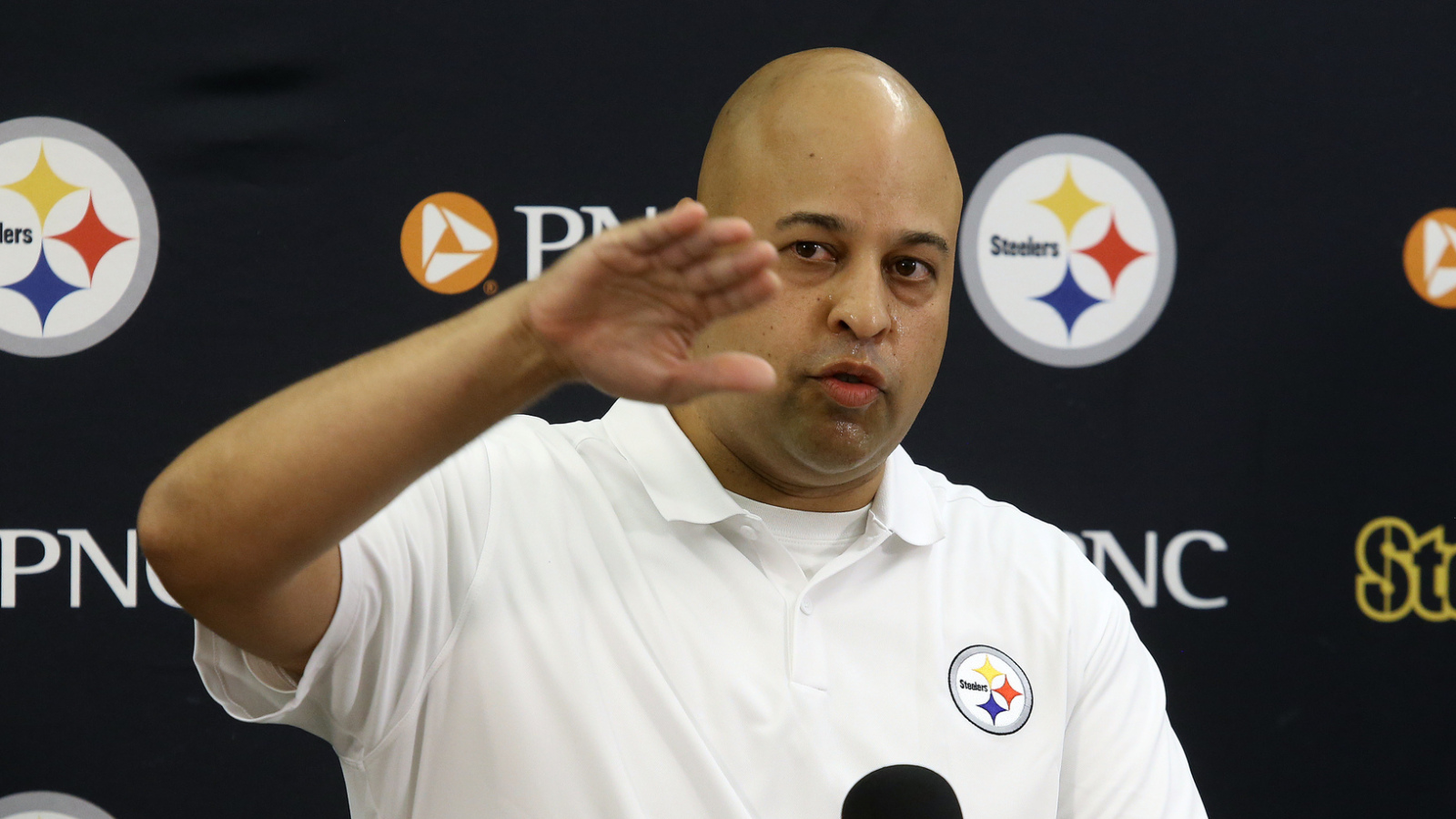 https://www.yardbarker.com/media/4/d/4d4bd29ebbb224841e6f06d21c12b8eae11e3dd0/thumb_16x9/steelers-part-ways-11-players.jpg?v=1