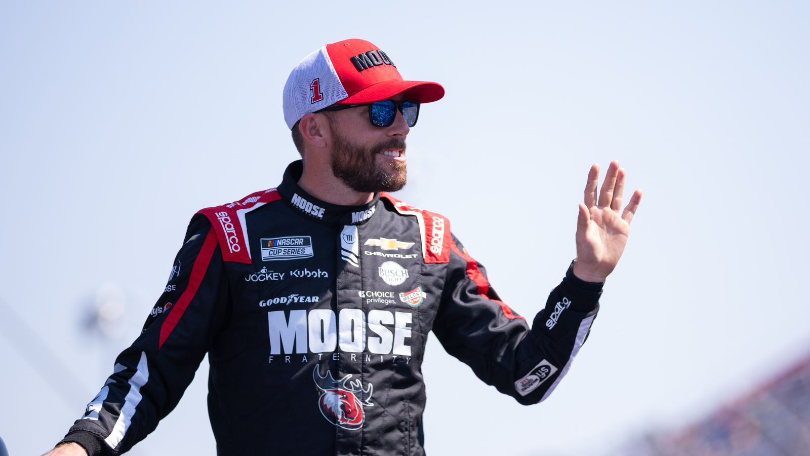 https://www.yardbarker.com/media/4/d/4d61c2694882432d484c39a2cb2b21b1e012109d/thumb_16x9/ross-chastain-wins-pole-nascar-oreilly-series.jpg