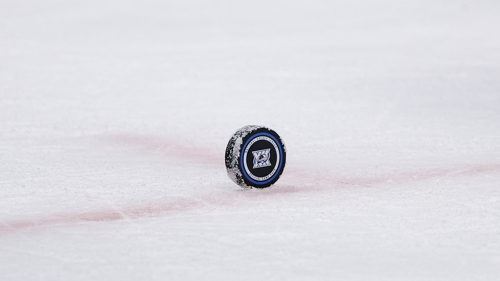 Inflatable hot dog falls on ice during Canadiens, Red Wings game ...