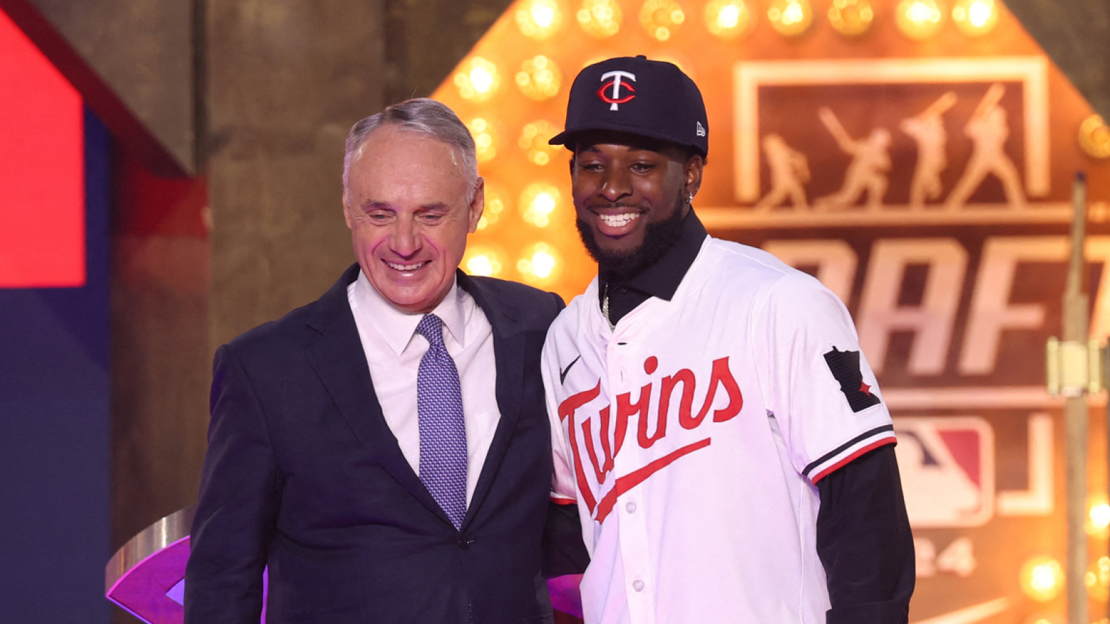 https://www.yardbarker.com/media/4/d/4da3d8b7f0ba252621944181d173dee978a4841c/thumb_16x9/twins-kaelen-culpepper-homers-mlb-debut.jpg?v=1