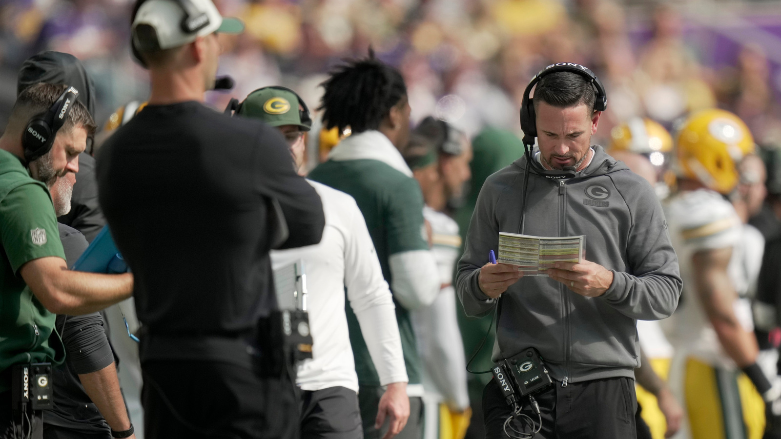 https://www.yardbarker.com/media/4/d/4dd82d54295f6185101e3ba1256d5371d47449ee/thumb_16x9/green-bay-packers-head-coach-matt-lafleur-shown.jpg