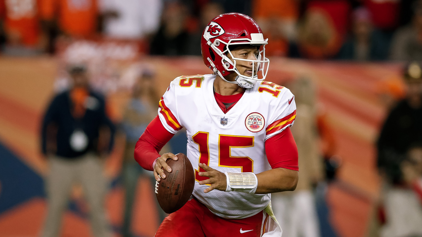 Watch: Patrick Mahomes shows off ridiculous arm strength on this throw