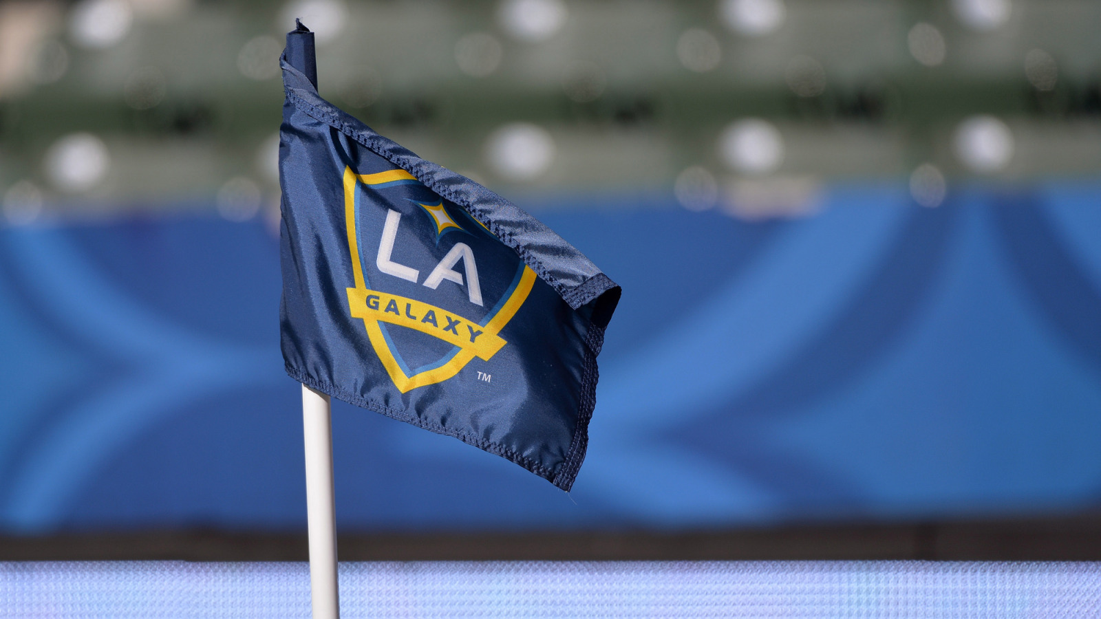 https://www.yardbarker.com/media/4/e/4e8c49f0c8666305f77a839f84cf1c812317aa9f/thumb_16x9/two-wild-seasons-judge-la-galaxy-2026.jpg?v=1