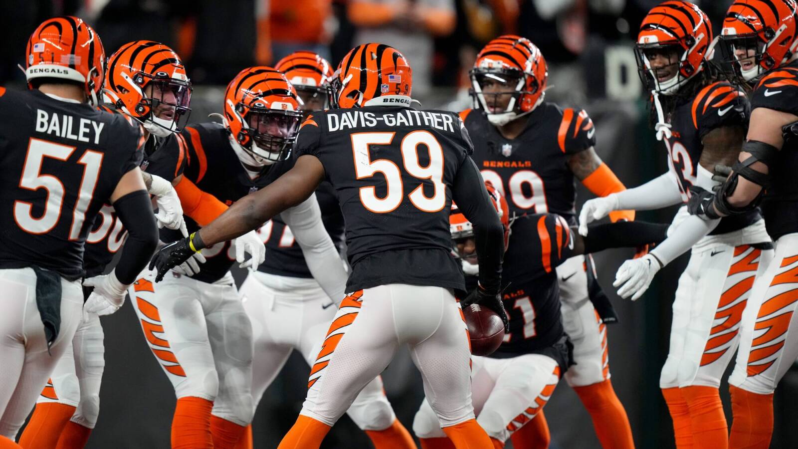 Watch Bengals return fumble 98 yards for huge touchdown in wildcard