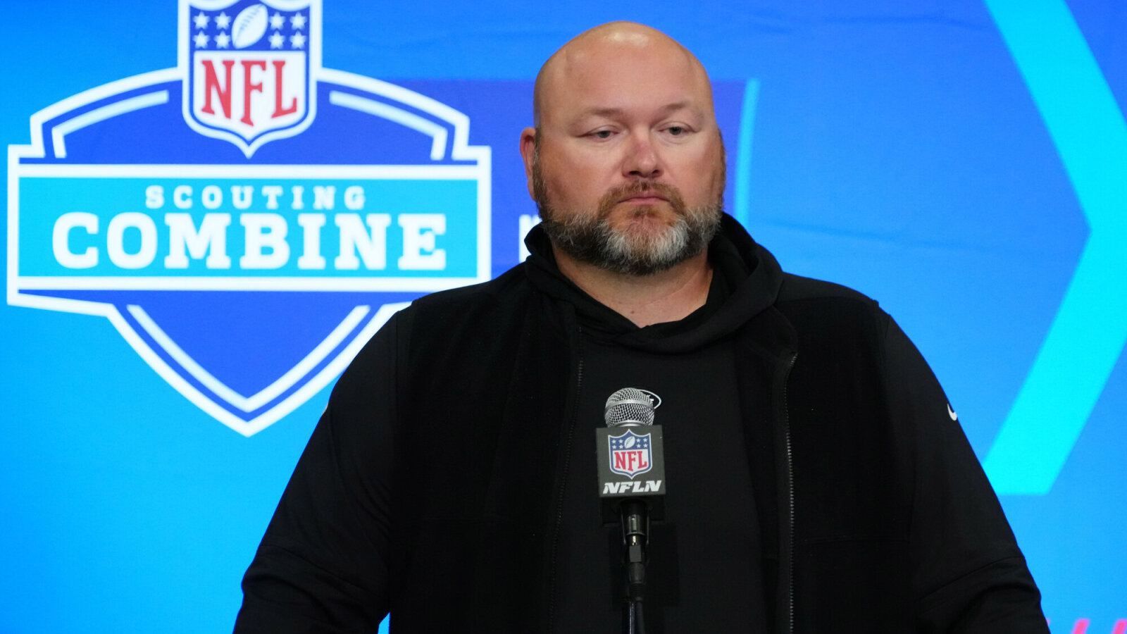 https://www.yardbarker.com/media/4/e/4ee1b664c2c2d8f9d09c99bf690a41a80bc58c62/thumb_16x9/feb-28-2024-indianapolis-usa-new-york-jets.jpg?v=1