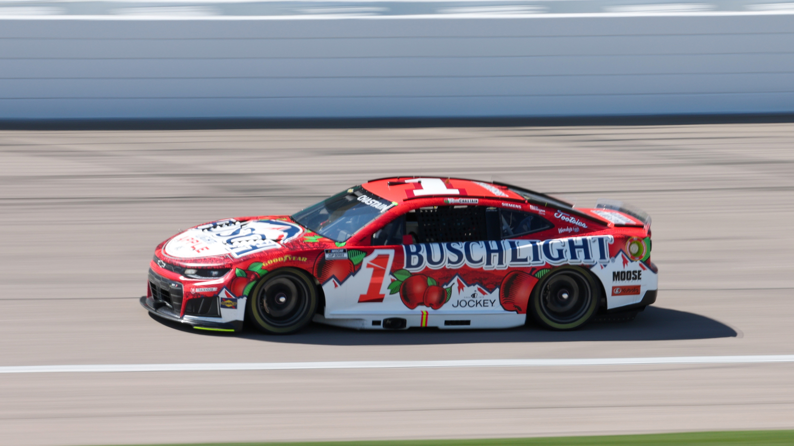 Ross Chastain Admits Trackhouse Struggles After Hamlin Flags Chevy Gap