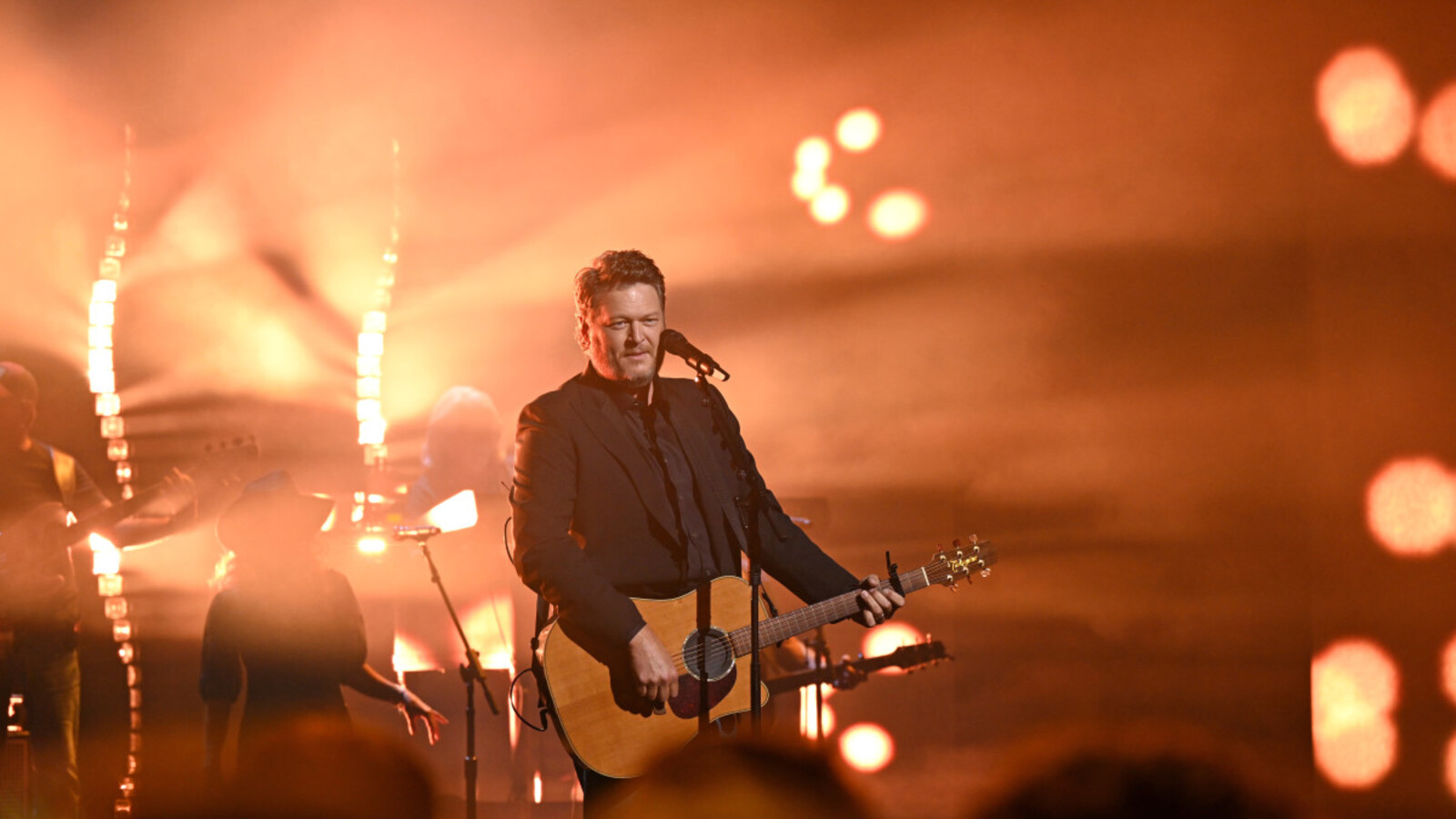 Blake Shelton Ends Two-Decade Partnership With Long-Time Record Label ...