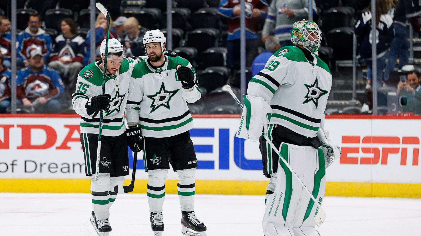 Stars Beat Avalanche 5-1 in Game 4, Head Home Up 3-1 in Series | Yardbarker