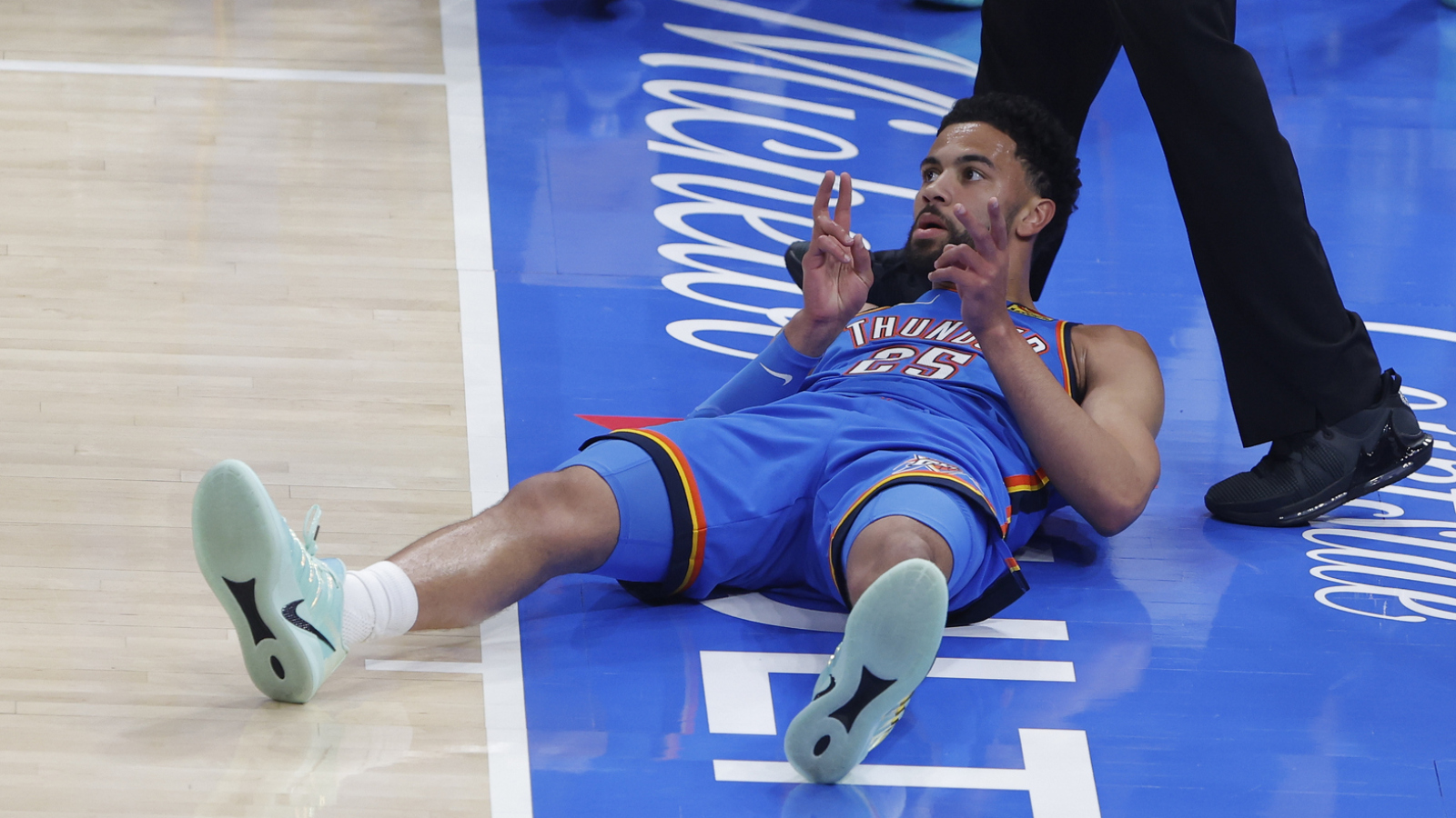 https://www.yardbarker.com/media/4/f/4f59952a8a634ef17542bbb9daa3a386c5d98d37/thumb_16x9/28-point-4-steal-nba-playoff-games-quiz.jpg?v=1