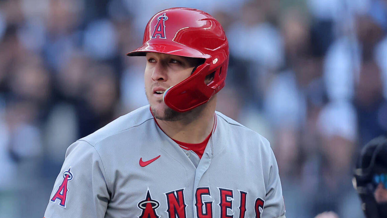 Fans, teammates keep mistaking Mike Trout, other Angels OF Yardbarker