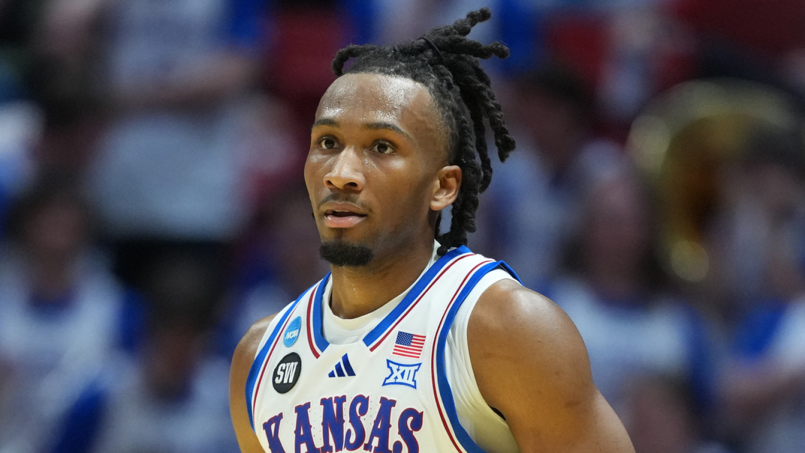 https://www.yardbarker.com/media/4/f/4f71349f1ff866d0bf1b432c8aa4244733bbf778/thumb_16x9/cameron-boozer-darryn-peterson-continue-strong.jpg?v=1