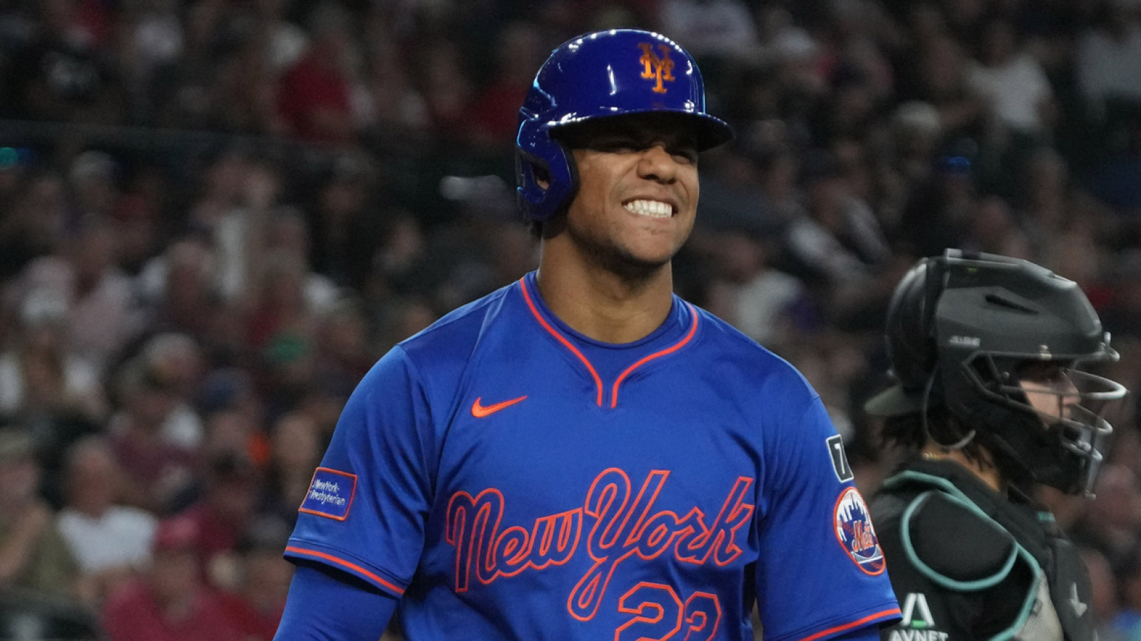https://www.yardbarker.com/media/4/f/4f87b7f55f383c2997e621b777abca794f5b9df9/thumb_16x9/watch-mets-juan-soto-looks-765m-man.jpg?v=1
