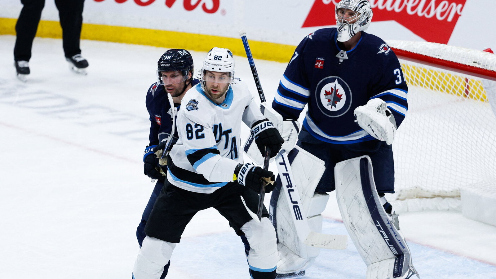 Should the Utah Mammoth Pursue Connor Hellebuyck?