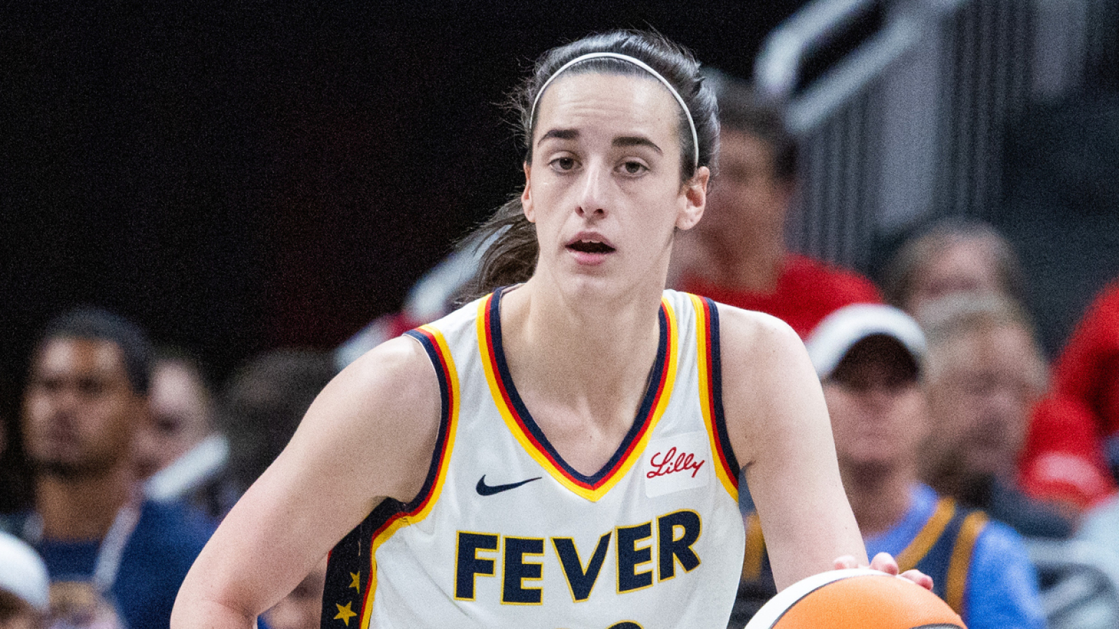 https://www.yardbarker.com/media/4/f/4fbfa1a61c6d215c0f8447c68102742a1fccb18f/thumb_16x9/caitlin-clarks-star-weekend-decision-should-clear.jpg?v=1
