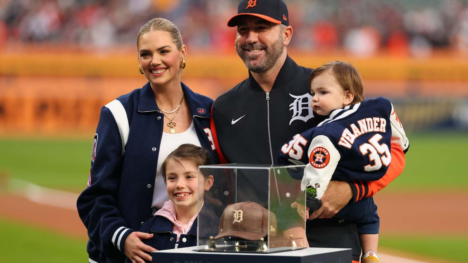 Kate Upton text about David Ortiz shared live on-air by Justin Verlander during analyst debut