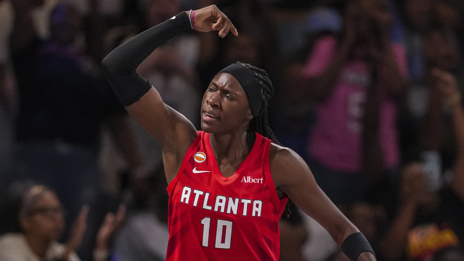 https://www.yardbarker.com/media/5/0/5046cb38667ee0aa4956aa7092a3de44ca423e7c/thumb_16x9/rhyne-howard-breaks-wnba-single-season-record.jpg?v=1