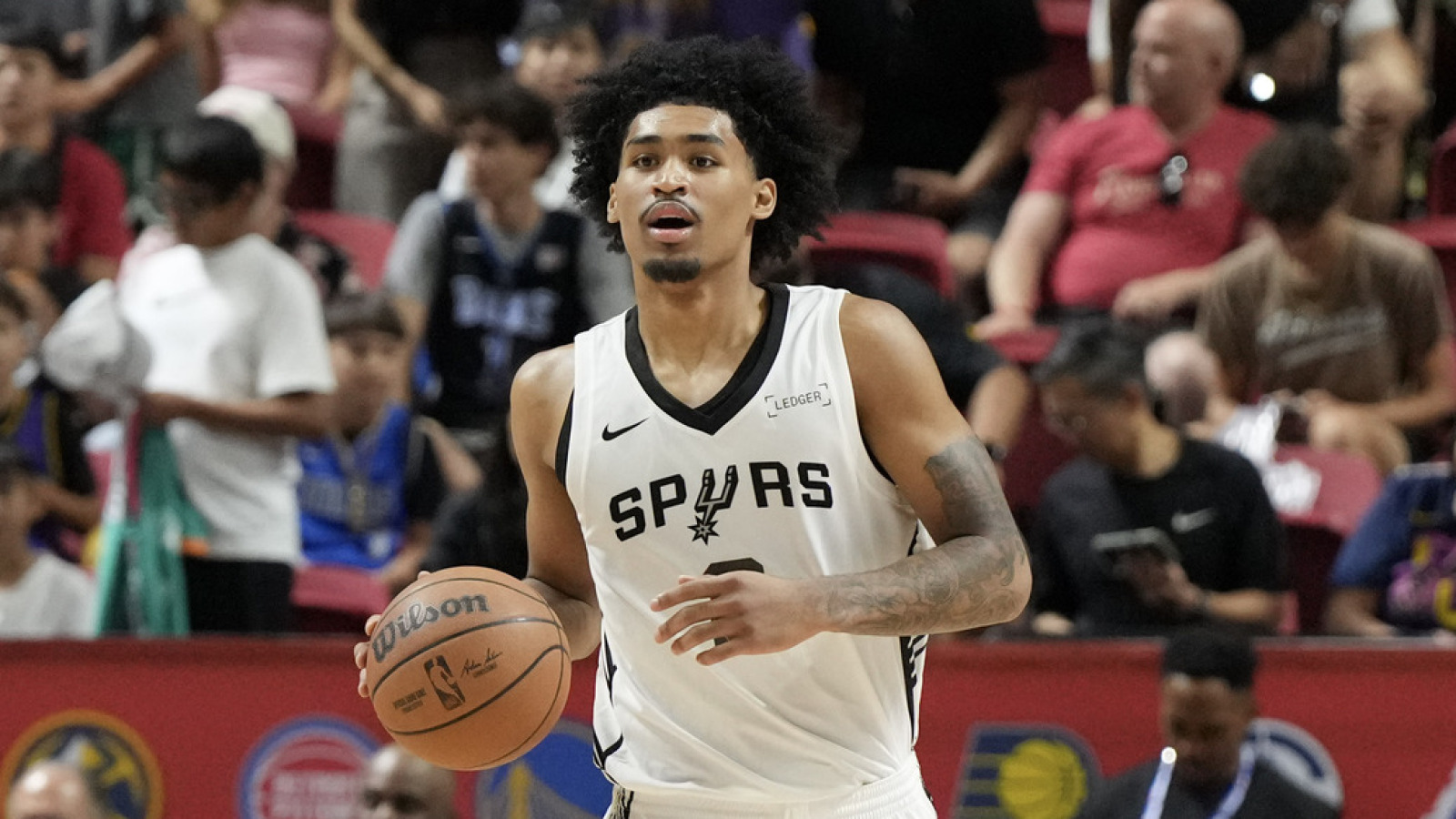 https://www.yardbarker.com/media/5/0/5077ab4012f2944fb554e040996233e9e1522c22/thumb_16x9/spurs-rising-star-create-major-backcourt-dilemma.jpg?v=1