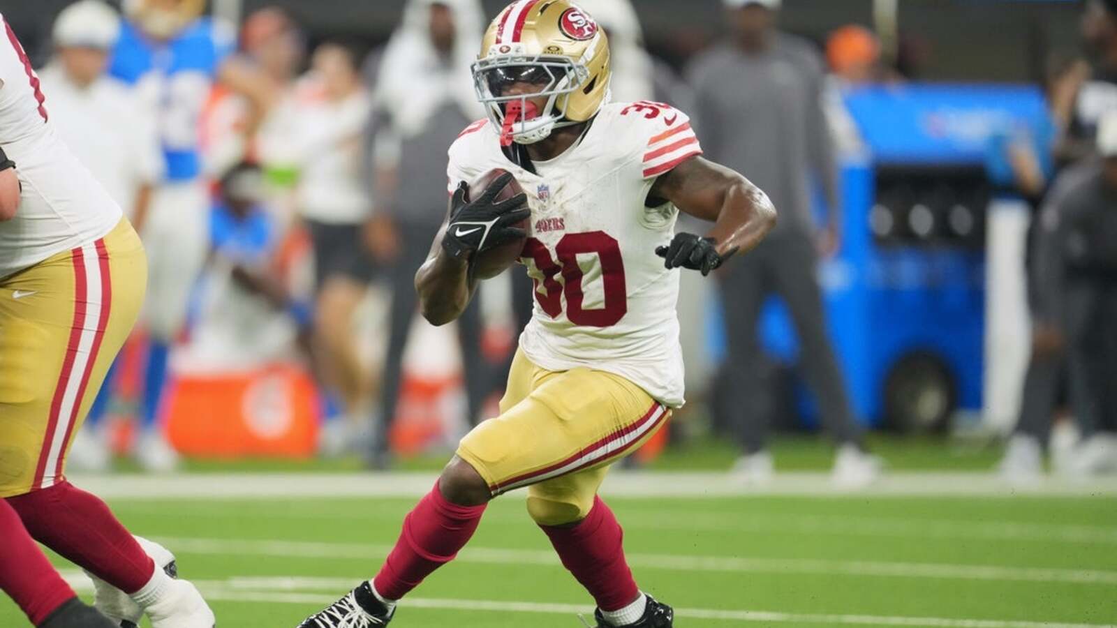 49ers Trade Zamir White to Saints for Deion Jones