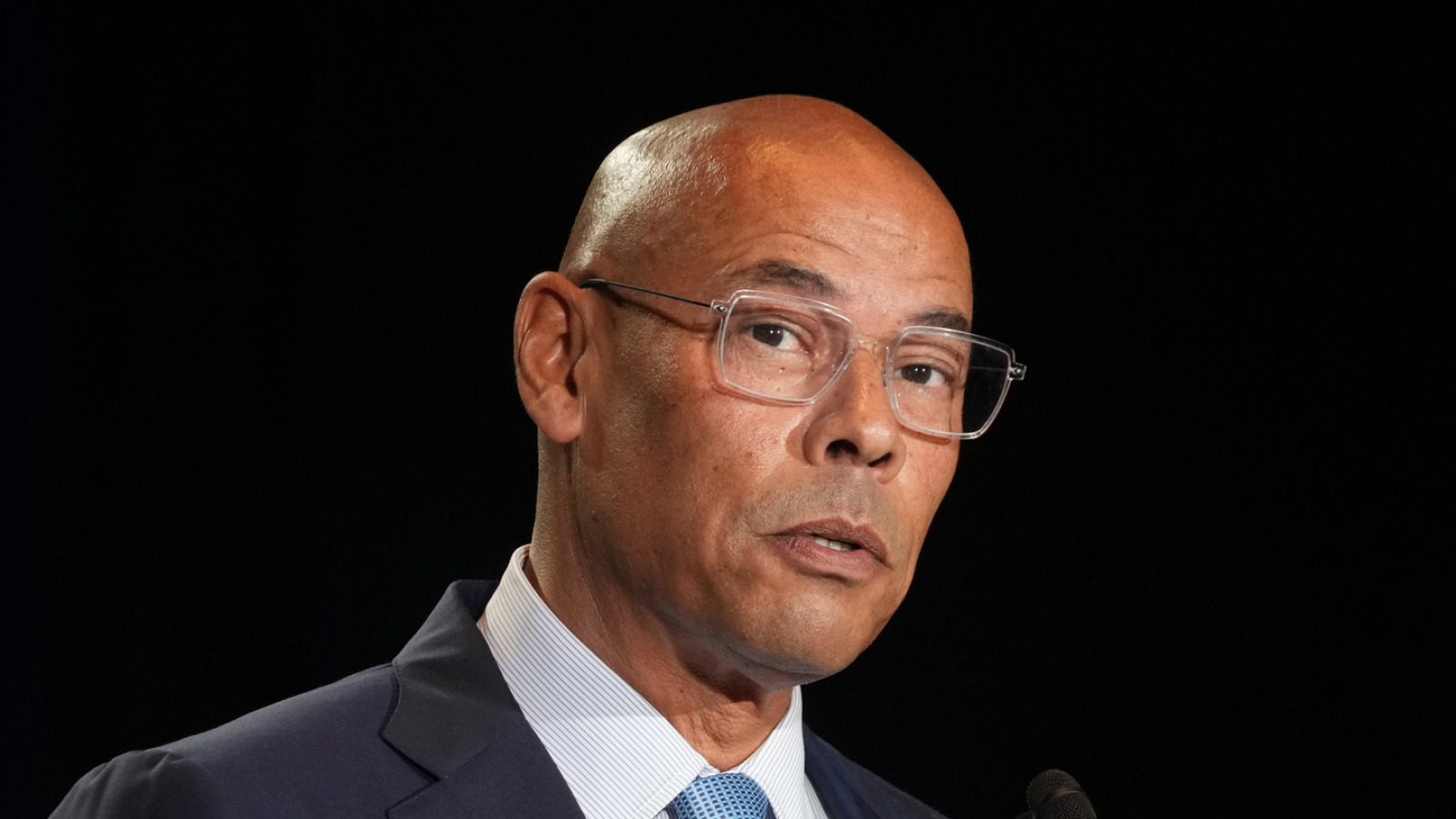 https://www.yardbarker.com/media/5/1/51adcd8d889bf9996af2184032c1be853073f770/thumb_16x9/nflpa-calls-out-metlife-stadiums-fifa-club-world.jpg?v=1