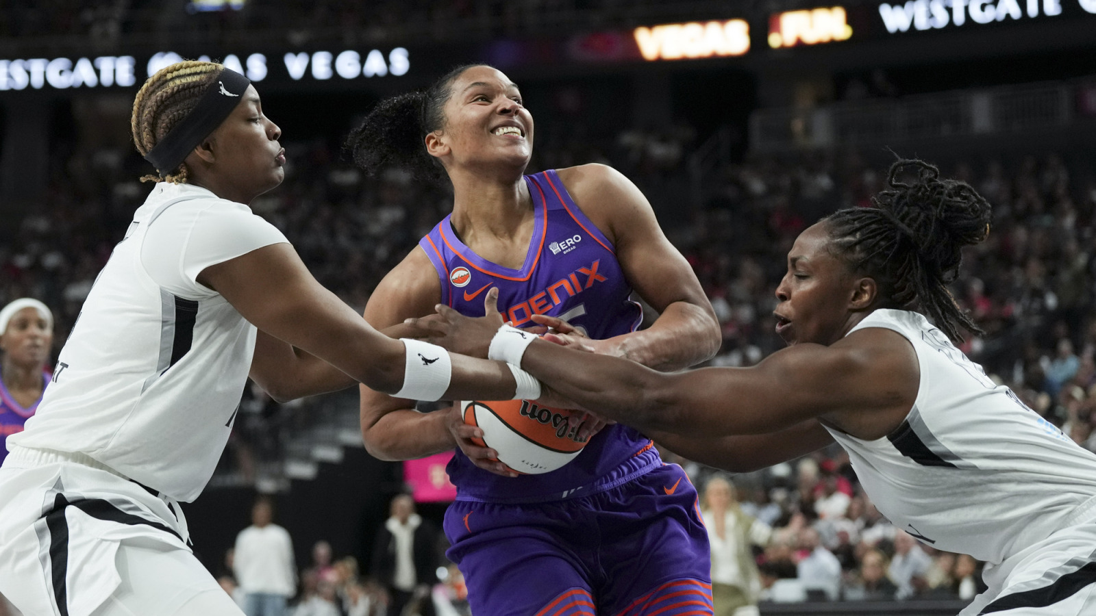 https://www.yardbarker.com/media/5/2/52000a0725ae2e41ffdce7e61167ad531a46e4c1/thumb_16x9/aces-wrong-kind-history-season-opener.jpg?v=1
