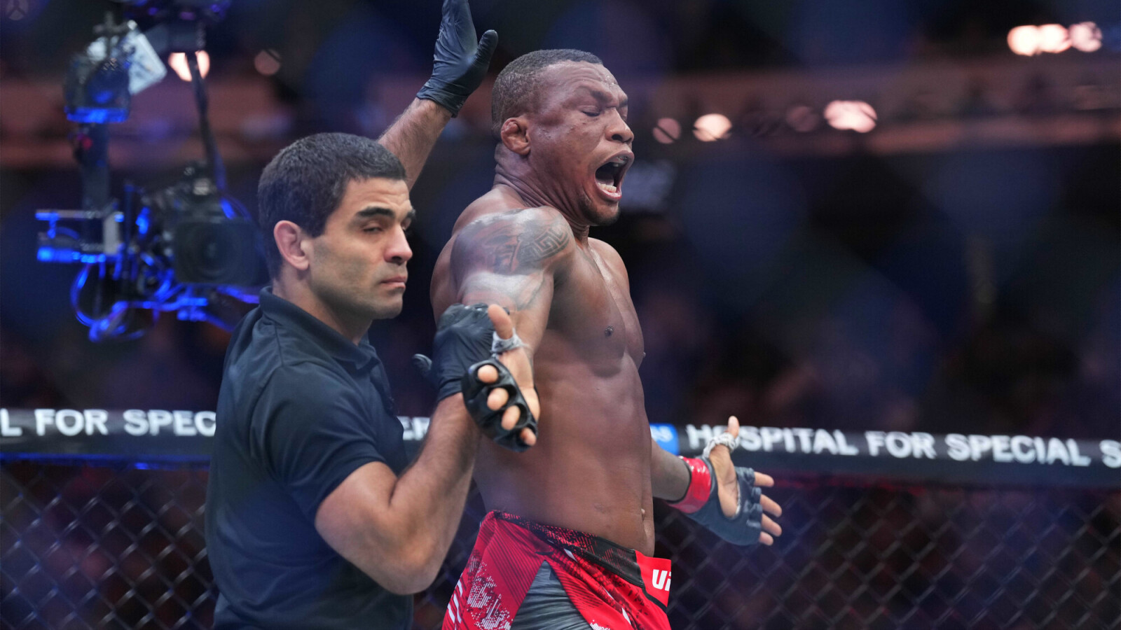 UFC heavyweight contender announces big career move after another disappointing loss