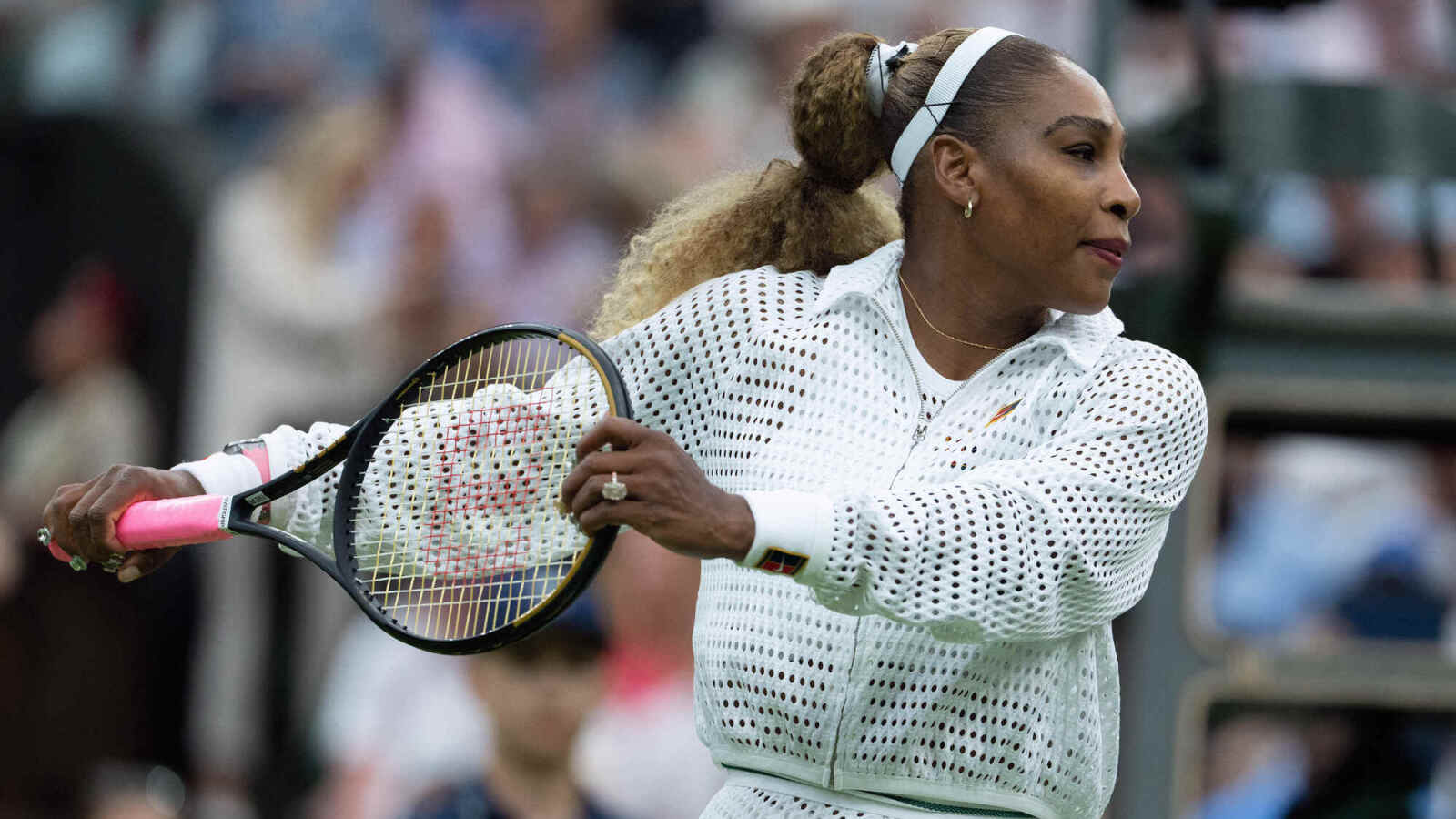 https://www.yardbarker.com/media/5/3/53617d7c04fe64a128c1e56dbcb0b0e750b4d2c1/thumb_16x9/williams-falls-wimbledon-return-change-her-status.jpg?v=1