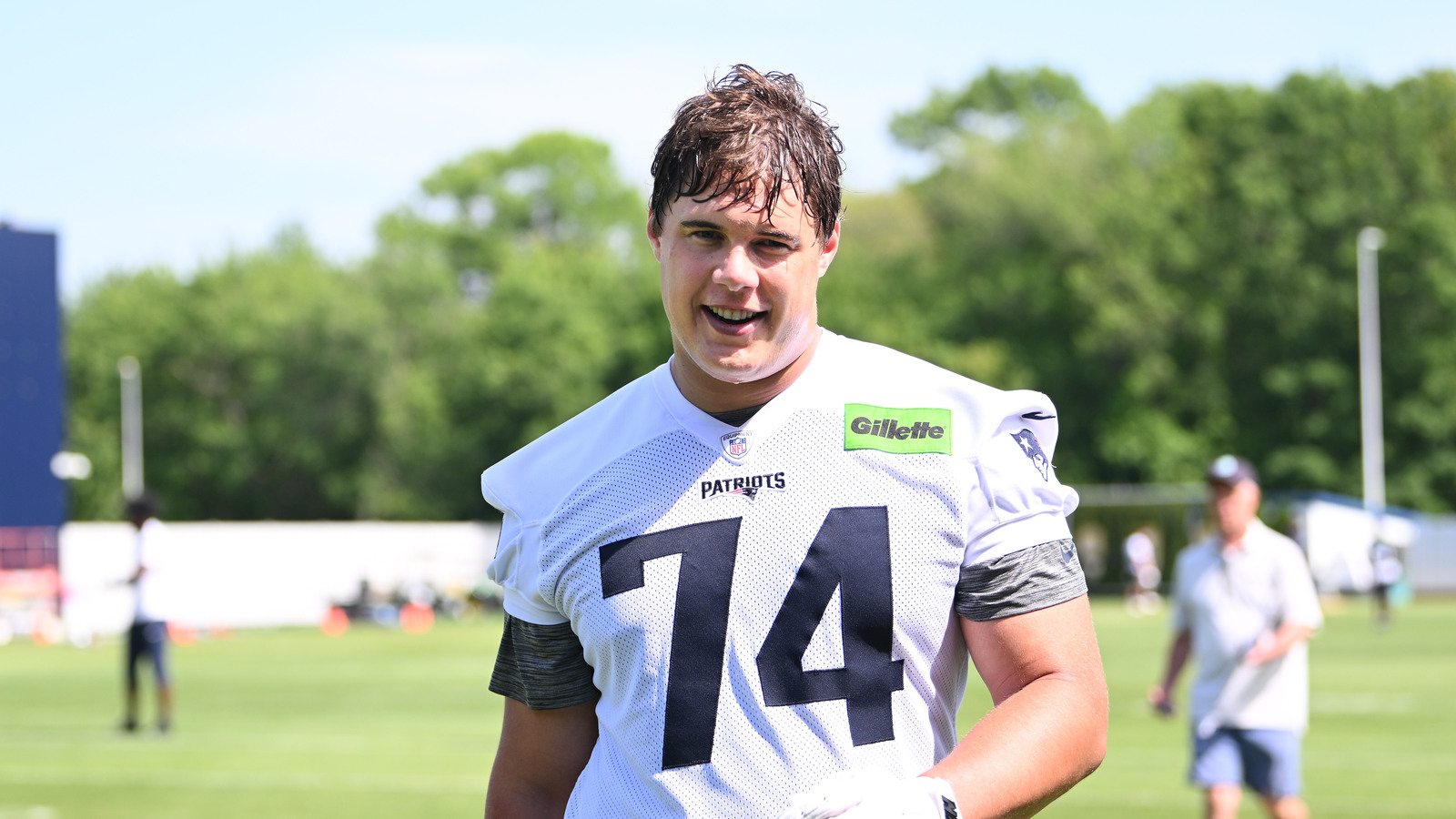 Patriots Rookie Lomu Reveals 'Weird' First Days at Right Tackle