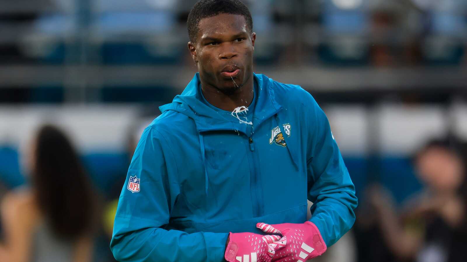 https://www.yardbarker.com/media/5/4/5412e33e6d14fbe2ce8e7d9bc1be576eb33bc3a9/thumb_16x9/jacksonville-jaguars-wide-receiver-travis-hunter.jpg?v=1