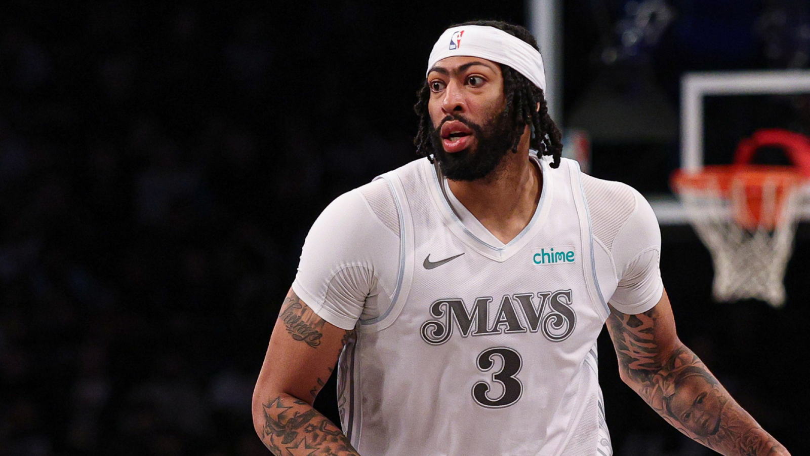 Anthony Davis lifts Mavericks to win in his return to team