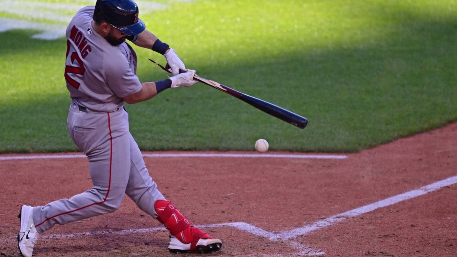 Red Sox score nine runs to defeat Guardians 9-1