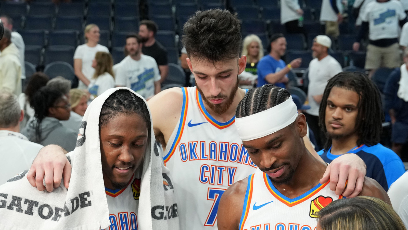 https://www.yardbarker.com/media/5/4/54b76bdb7f392449620e0737f20614566d7da269/thumb_16x9/slumping-thunder-star-must-game-7.jpg?v=1