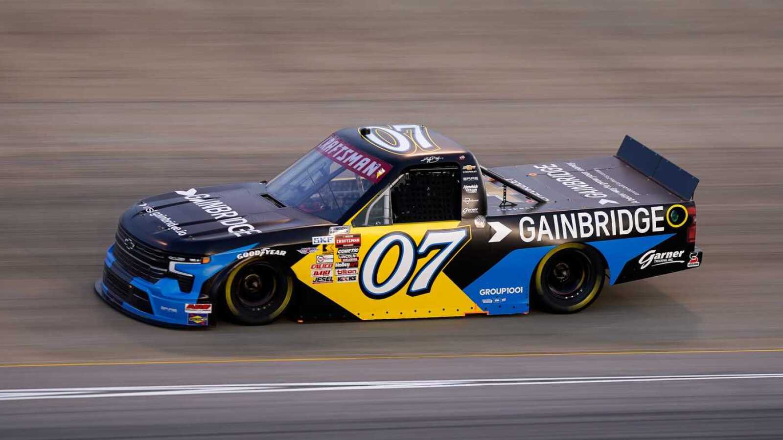 Kyle Busch wins NASCAR Truck Series race at Atlanta